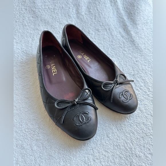 Chanel Black Quilted Leather CC Logo Classic Cap Toe Ballet Flat Shoe 36 - US 6 - Picture 1 of 14